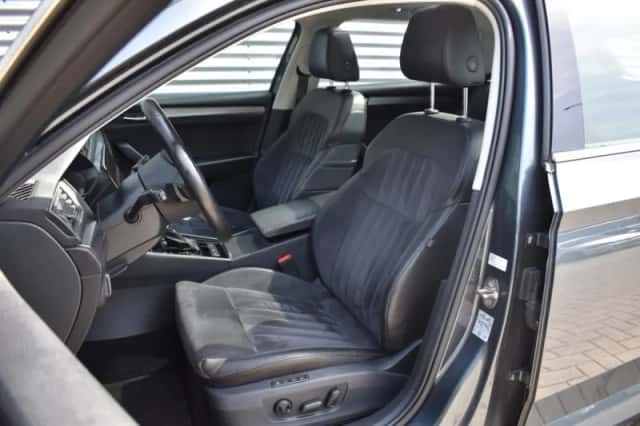 Škoda Superb (2018) thumbnail 23