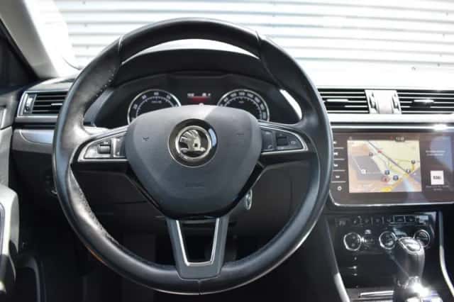 Škoda Superb (2018) thumbnail 26