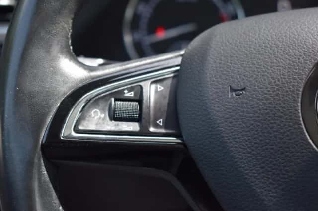 Škoda Superb (2018) thumbnail 28