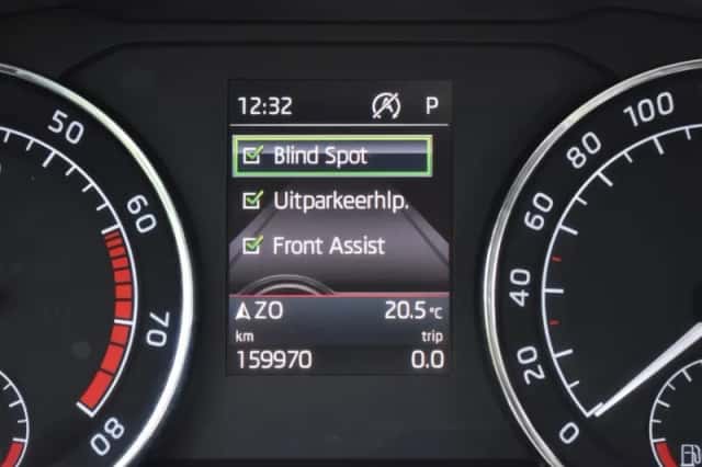 Škoda Superb (2018) thumbnail 30