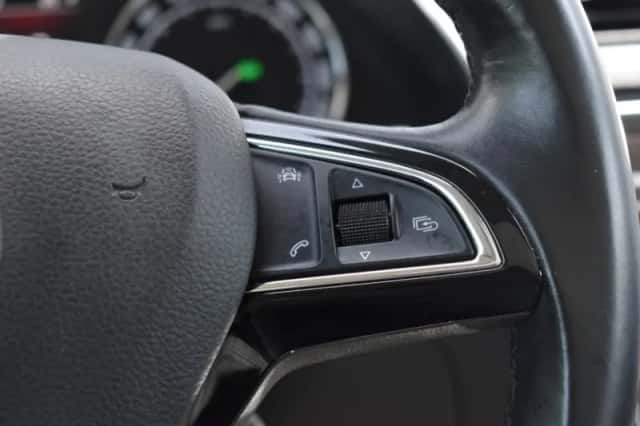 Škoda Superb (2018) thumbnail 31