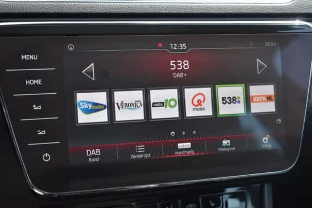 Škoda Superb (2018) thumbnail 41