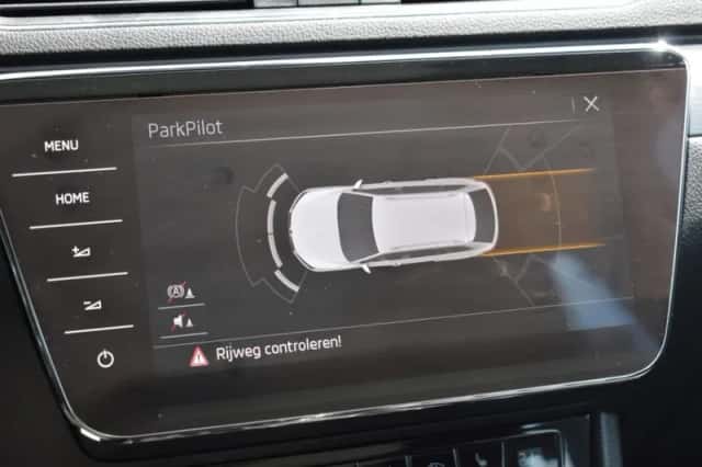 Škoda Superb (2018) thumbnail 49