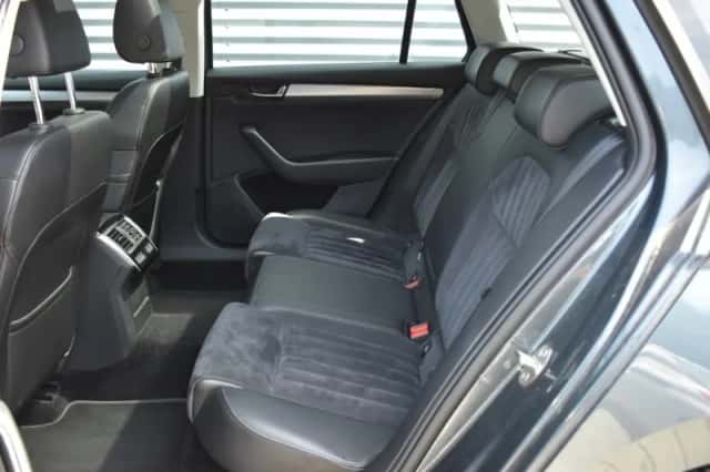 Škoda Superb (2018) thumbnail 50