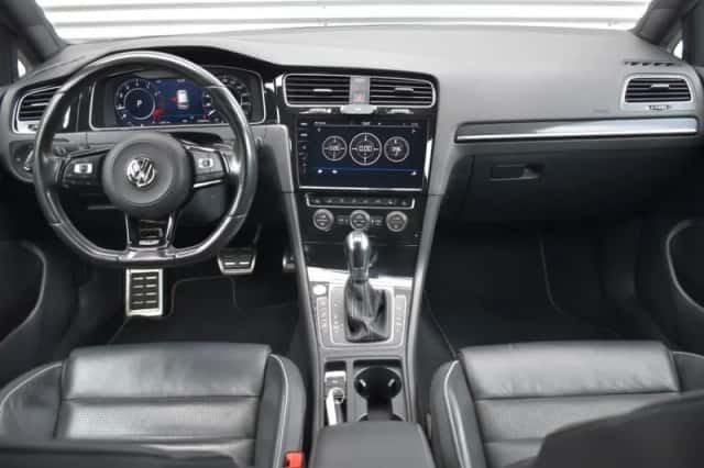 Volkswagen Golf (2017) thumbnail 32