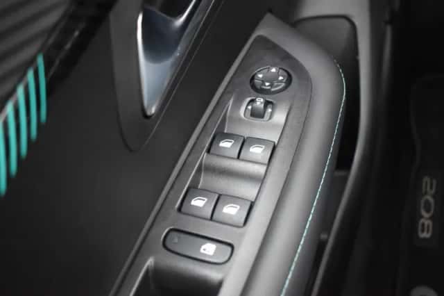 Peugeot 208 (2020) thumbnail 14