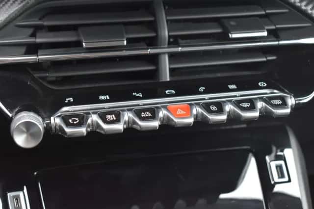 Peugeot 208 (2020) thumbnail 32