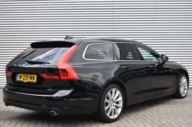 Volvo V90 (2018) thumbnail 3