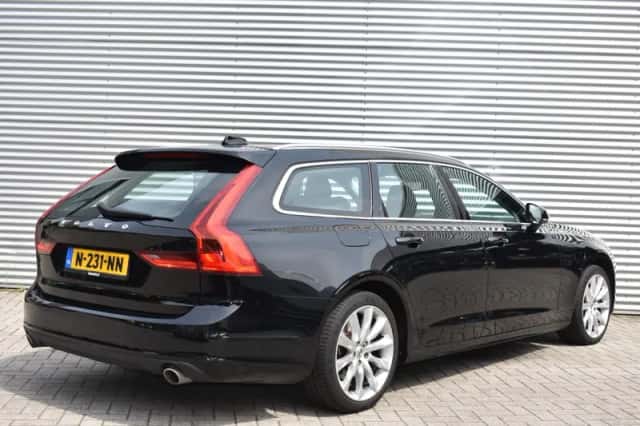 Volvo V90 (2018) thumbnail 3