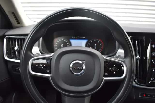 Volvo V90 (2018) thumbnail 23