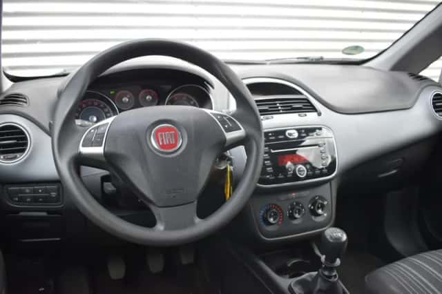 Fiat Punto (2010) thumbnail 17