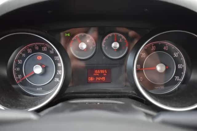 Fiat Punto (2010) thumbnail 18