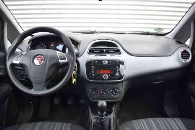 Fiat Punto (2010) thumbnail 23