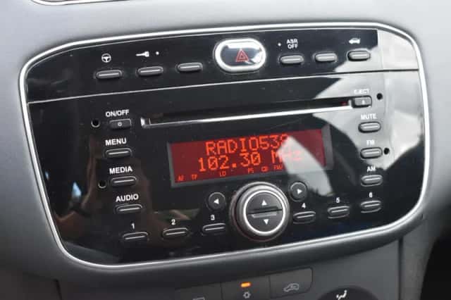 Fiat Punto (2010) thumbnail 27