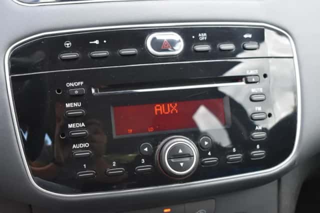 Fiat Punto (2010) thumbnail 28