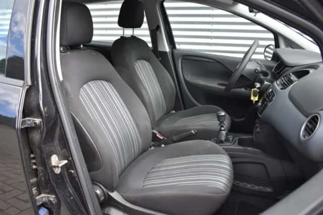 Fiat Punto (2010) thumbnail 30