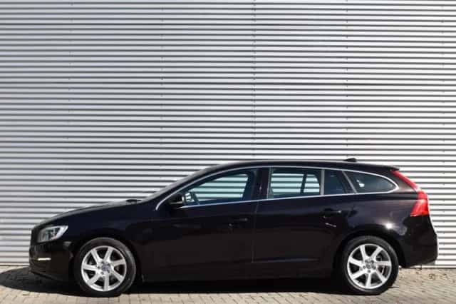 Volvo V60 (2014) thumbnail 2