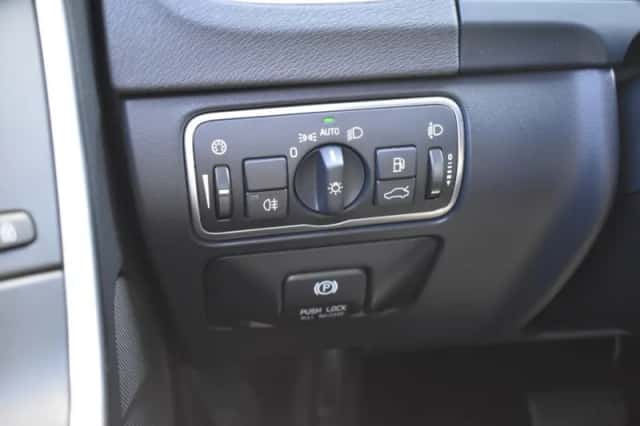 Volvo V60 (2014) thumbnail 14