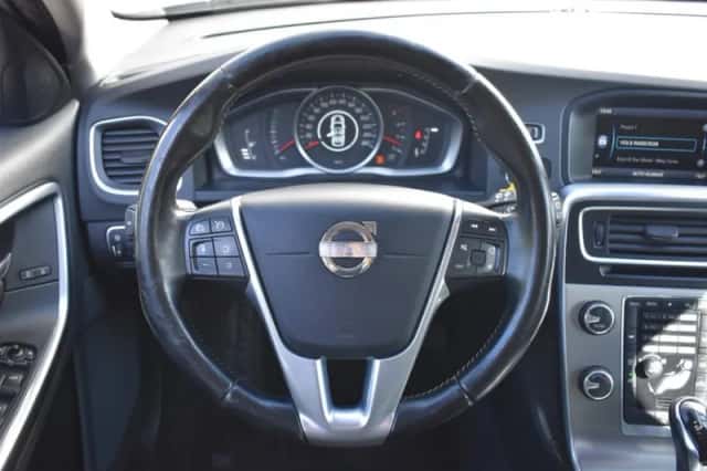 Volvo V60 (2014) thumbnail 16