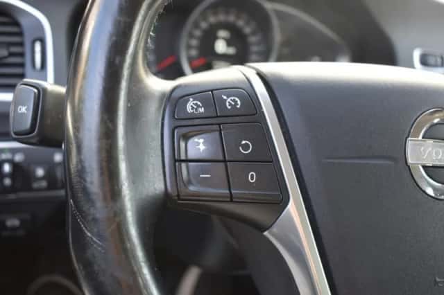 Volvo V60 (2014) thumbnail 18