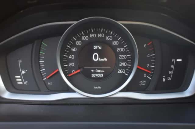 Volvo V60 (2014) thumbnail 19