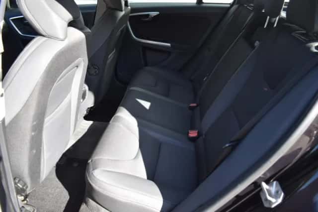 Volvo V60 (2014) thumbnail 30