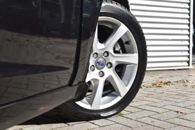 Volvo V60 (2014) thumbnail 4