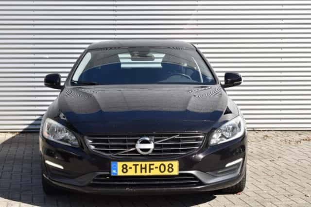 Volvo V60 (2014) thumbnail 5