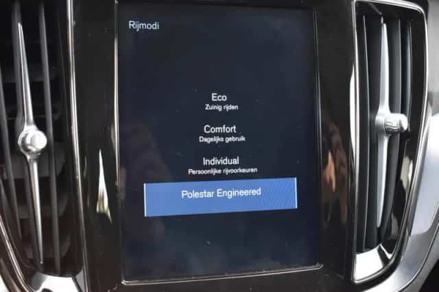 Volvo V60 (2020) thumbnail 32