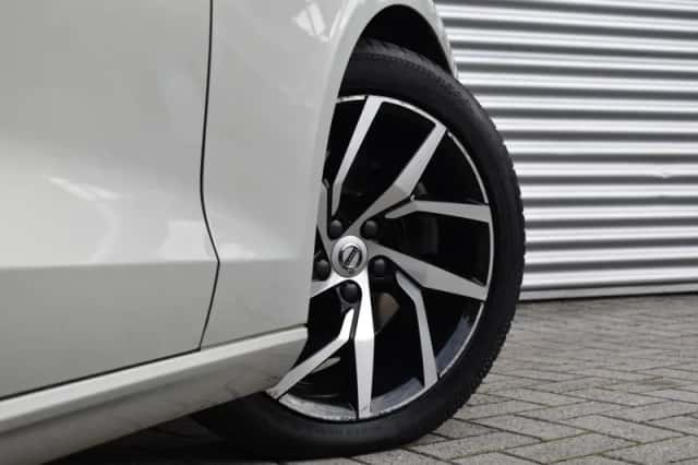 Volvo V60 (2020) thumbnail 7