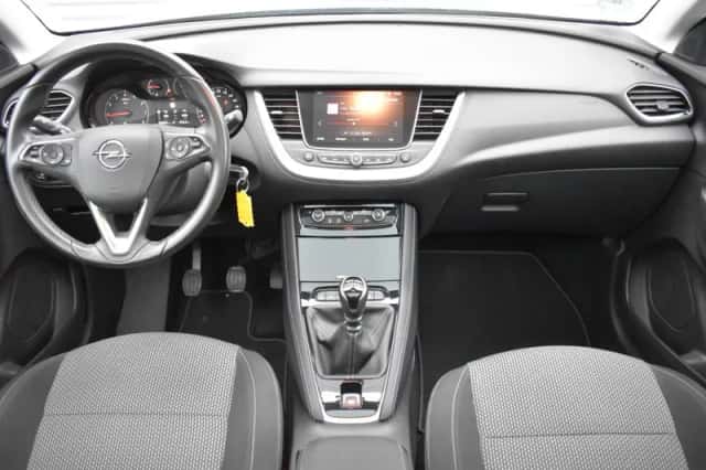 Opel Grandland X (2018) thumbnail 17