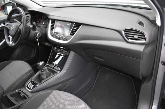 Opel Grandland X (2018) thumbnail 18
