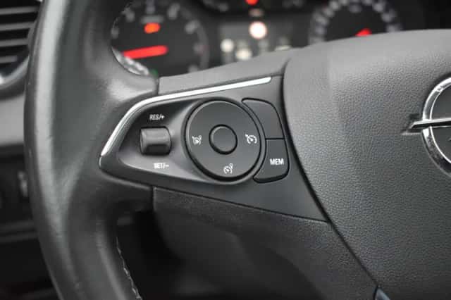 Opel Grandland X (2018) thumbnail 20