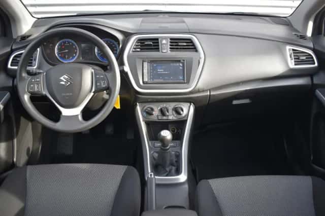 Suzuki SX4 S-Cross (2015) thumbnail 19