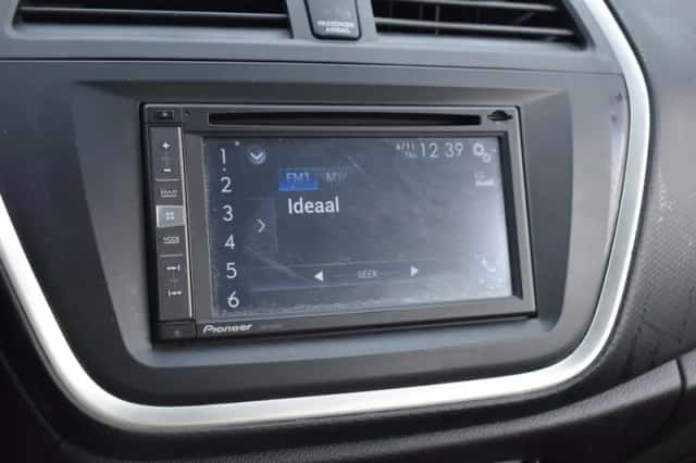 Suzuki SX4 S-Cross (2015) thumbnail 30