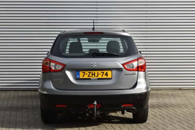 Suzuki SX4 S-Cross (2015) thumbnail 8