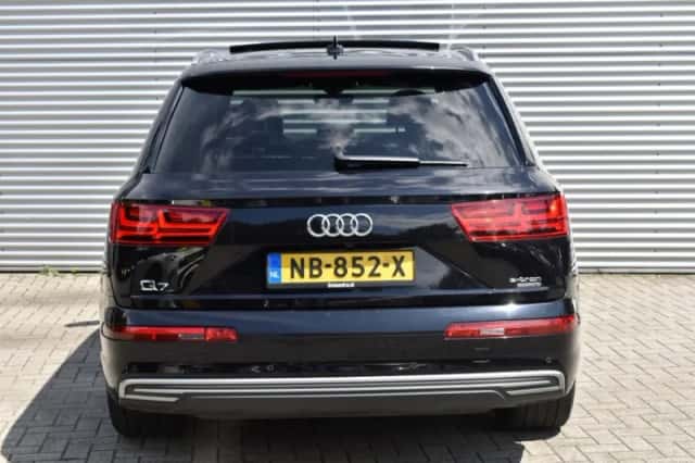 Audi Q7 (2016) thumbnail 11