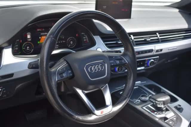 Audi Q7 (2016) thumbnail 25
