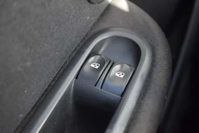 Renault Clio (2008) thumbnail 13