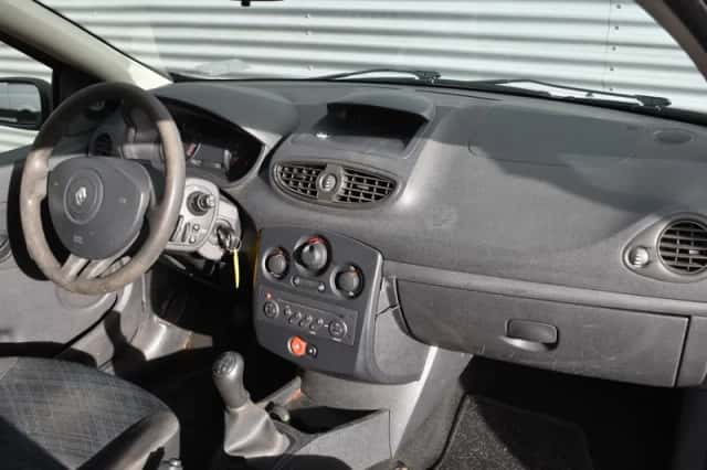 Renault Clio (2008) thumbnail 15