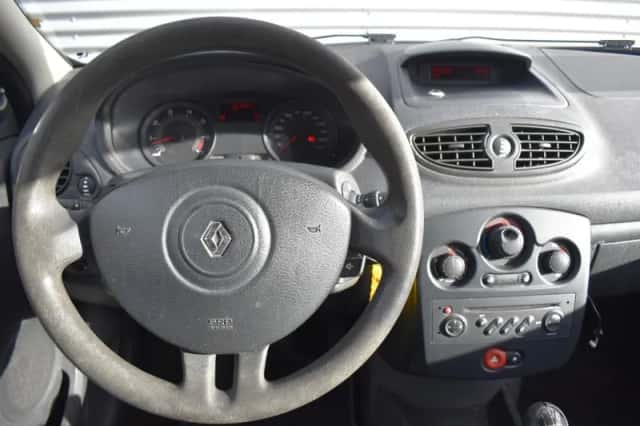 Renault Clio (2008) thumbnail 16