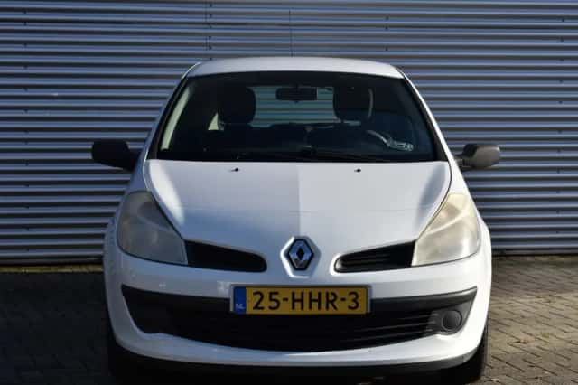 Renault Clio (2008) thumbnail 3
