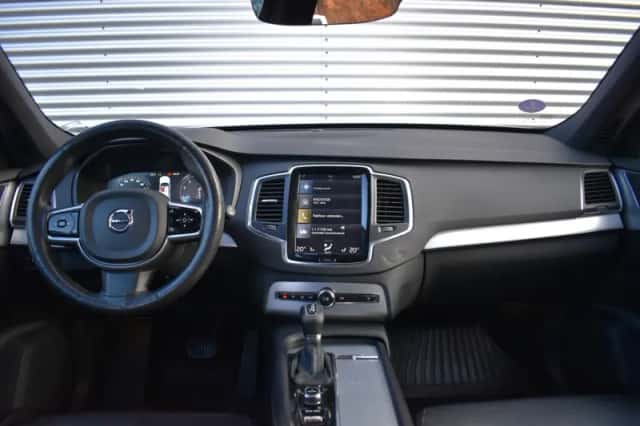 Volvo XC90 (2016) thumbnail 25