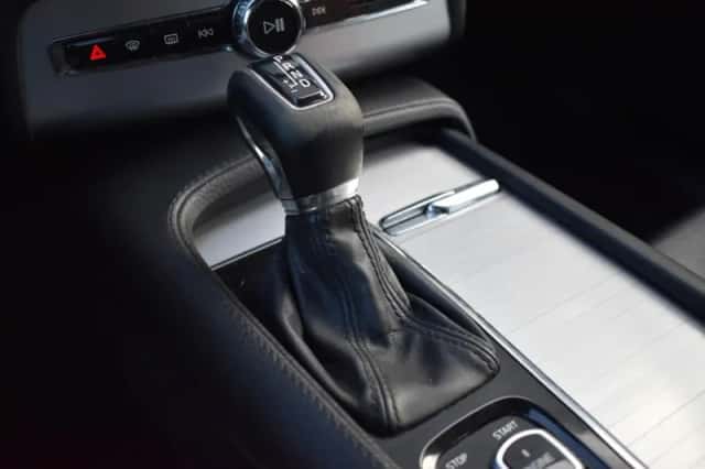 Volvo XC90 (2016) thumbnail 27