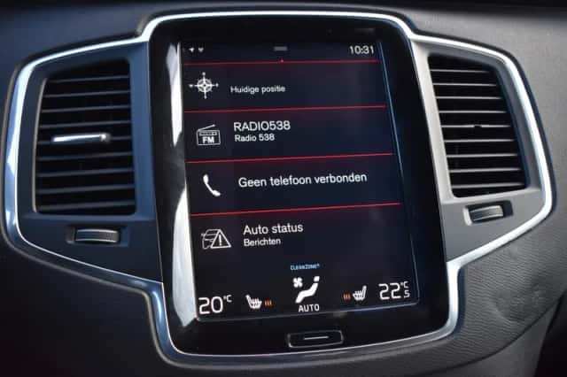 Volvo XC90 (2016) thumbnail 29