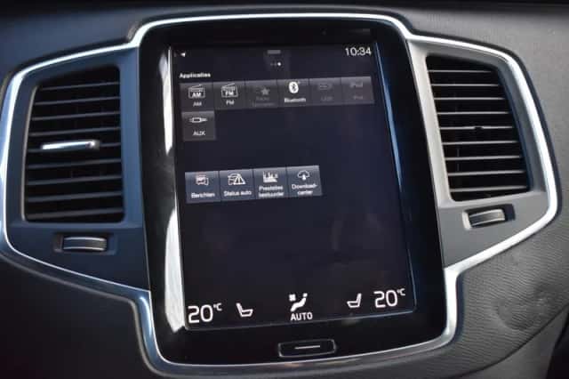 Volvo XC90 (2016) thumbnail 38