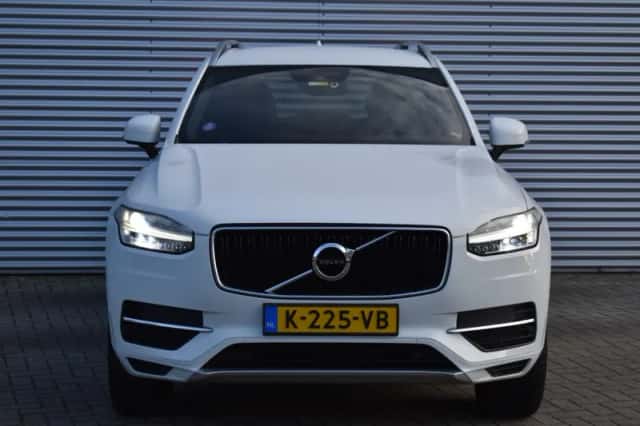 Volvo XC90 (2016) thumbnail 6
