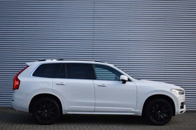 Volvo XC90 (2016) thumbnail 7