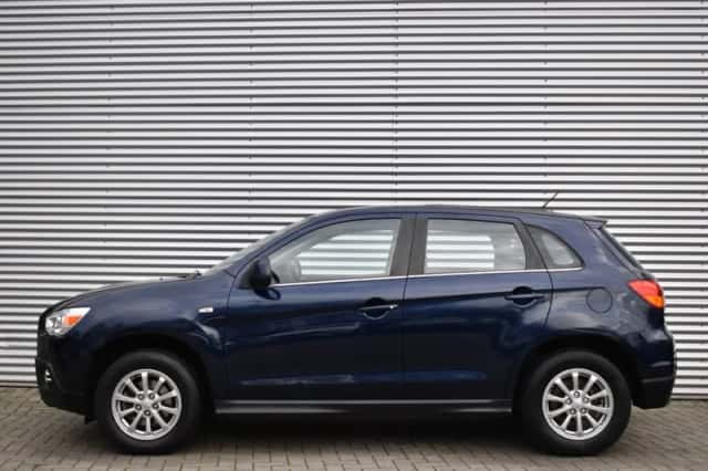 Mitsubishi ASX (2011) thumbnail 2