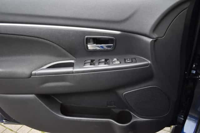 Mitsubishi ASX (2011) thumbnail 14